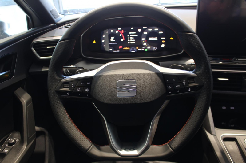 SEAT Leon FR 1.5 eTSI DSG NAVI+BEATS+RKAM+SHZ+ACC Klima — photo 6