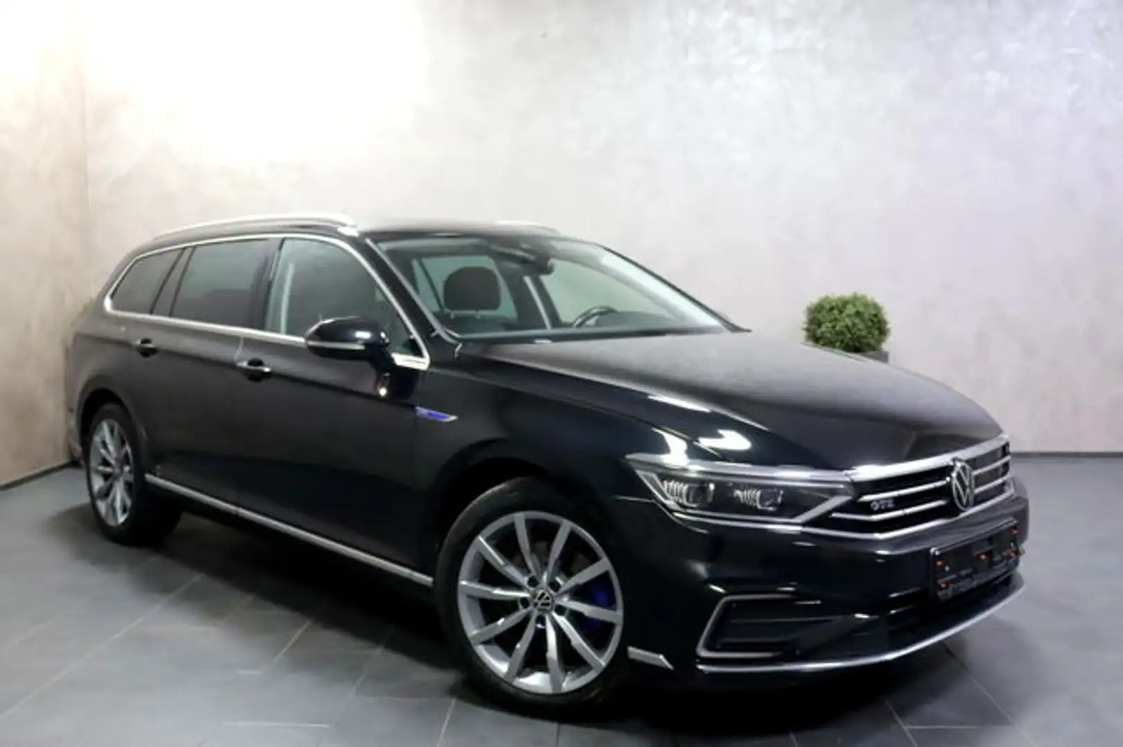 Volkswagen Passat Variant GTE DSG eHybrid CAM AHK MATRIX GTE Schwarz - 2