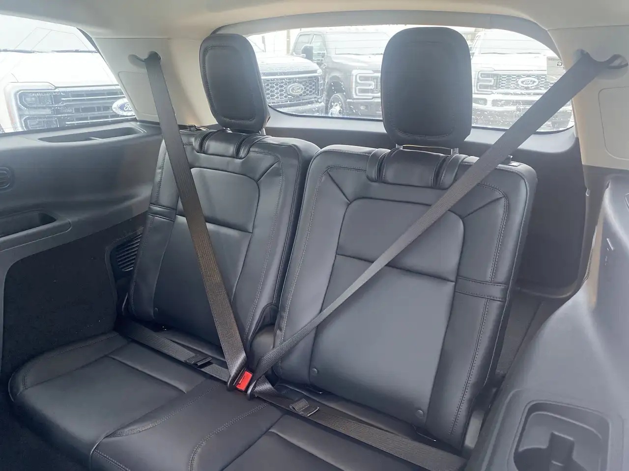 Lincoln Aviator снимка Lincoln Aviator