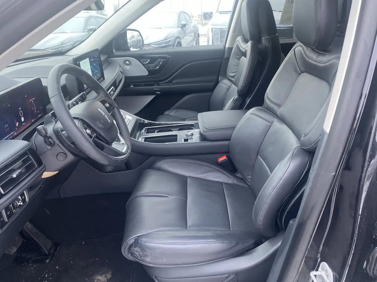 Lincoln Aviator снимка Lincoln Aviator