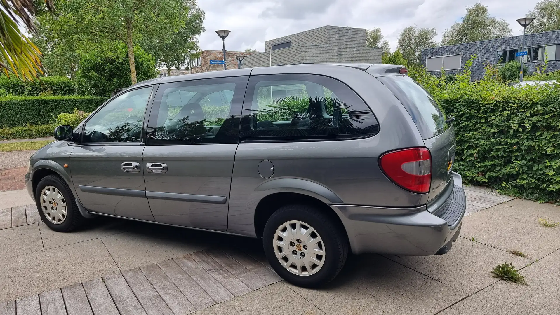 Chrysler Grand Voyager Grand Voyager 3.3i V6 SE Luxe Gris - 1