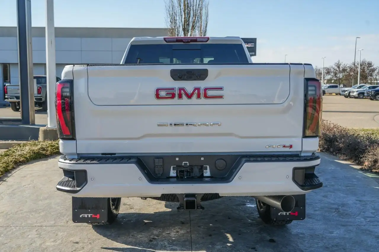 GMC Sierra 3500HD снимка GMC Sierra 3500HD