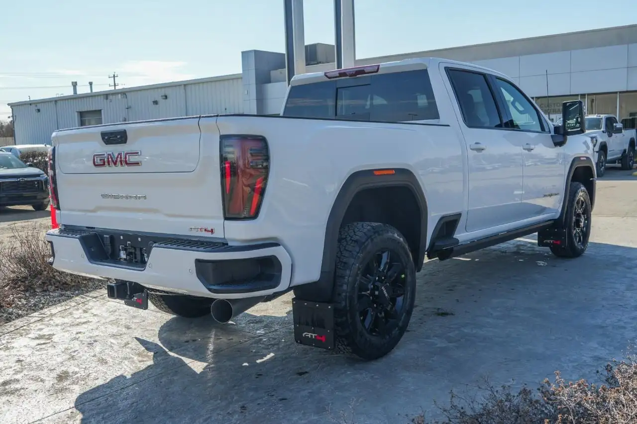 GMC Sierra 3500HD снимка GMC Sierra 3500HD