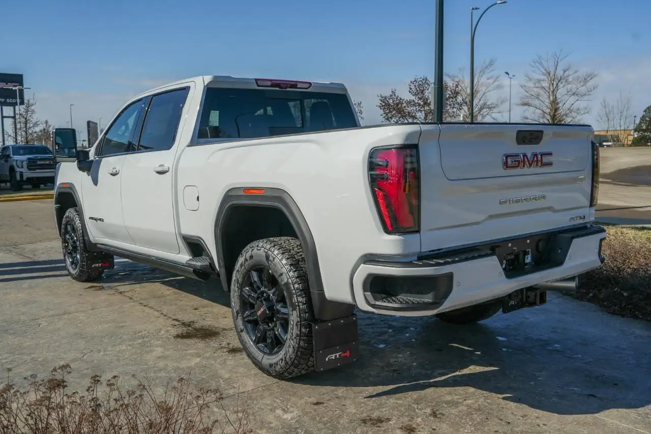 GMC Sierra 3500HD снимка GMC Sierra 3500HD