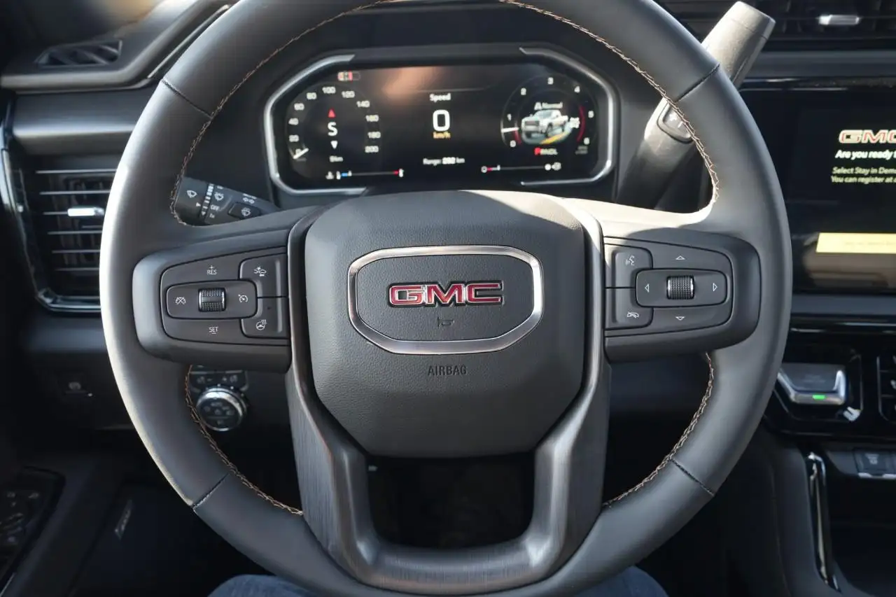 GMC Sierra 3500HD снимка GMC Sierra 3500HD