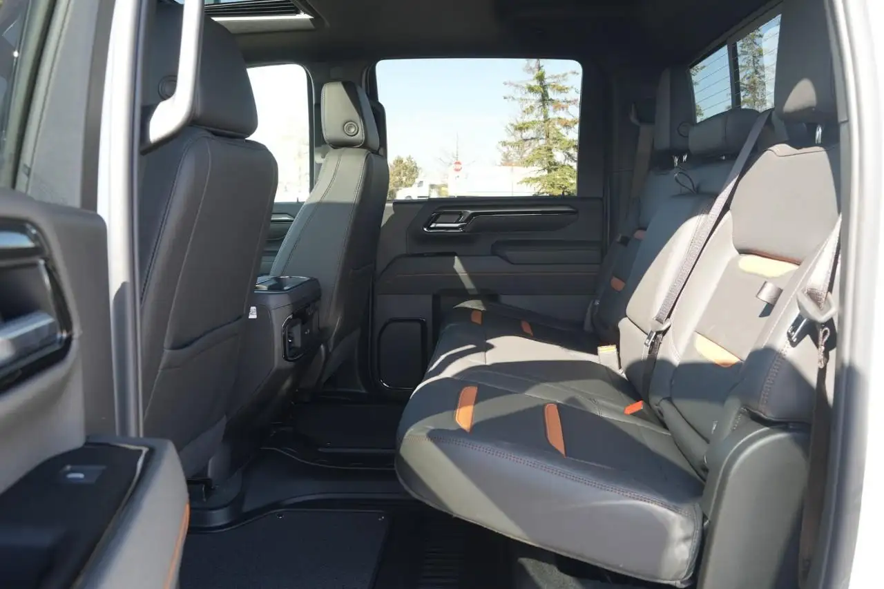 GMC Sierra 3500HD снимка GMC Sierra 3500HD