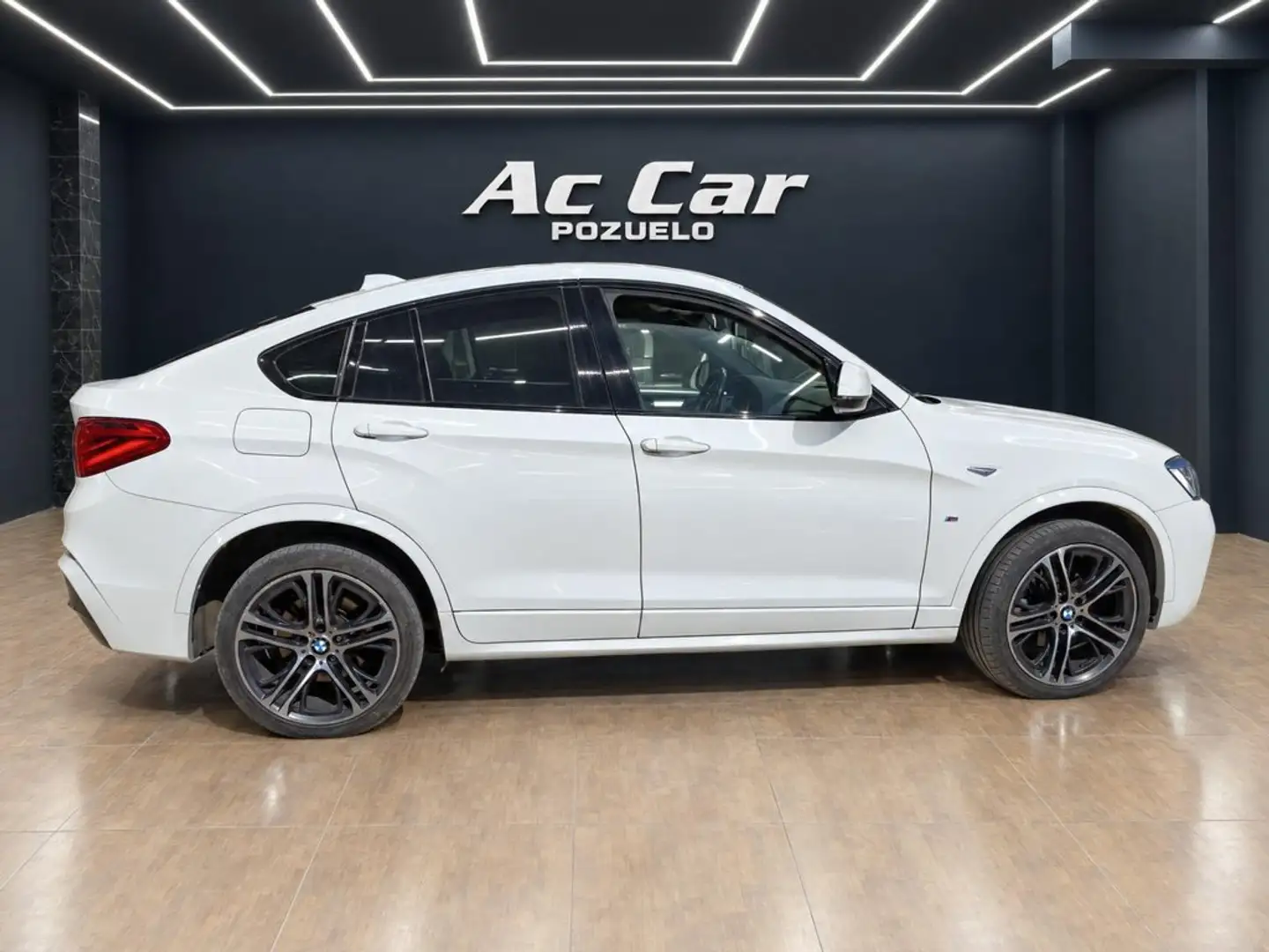 BMW X4 xDrive 20dA xLine M Sport - 2