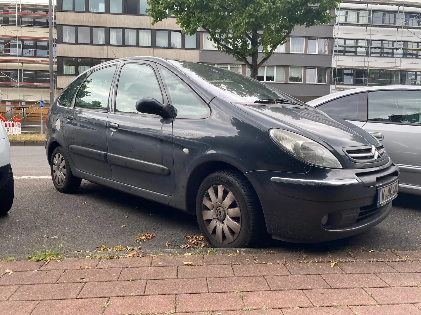 Citroen Xsara Picasso Xsara Picasso 1.8i Confort Czerwony - 1