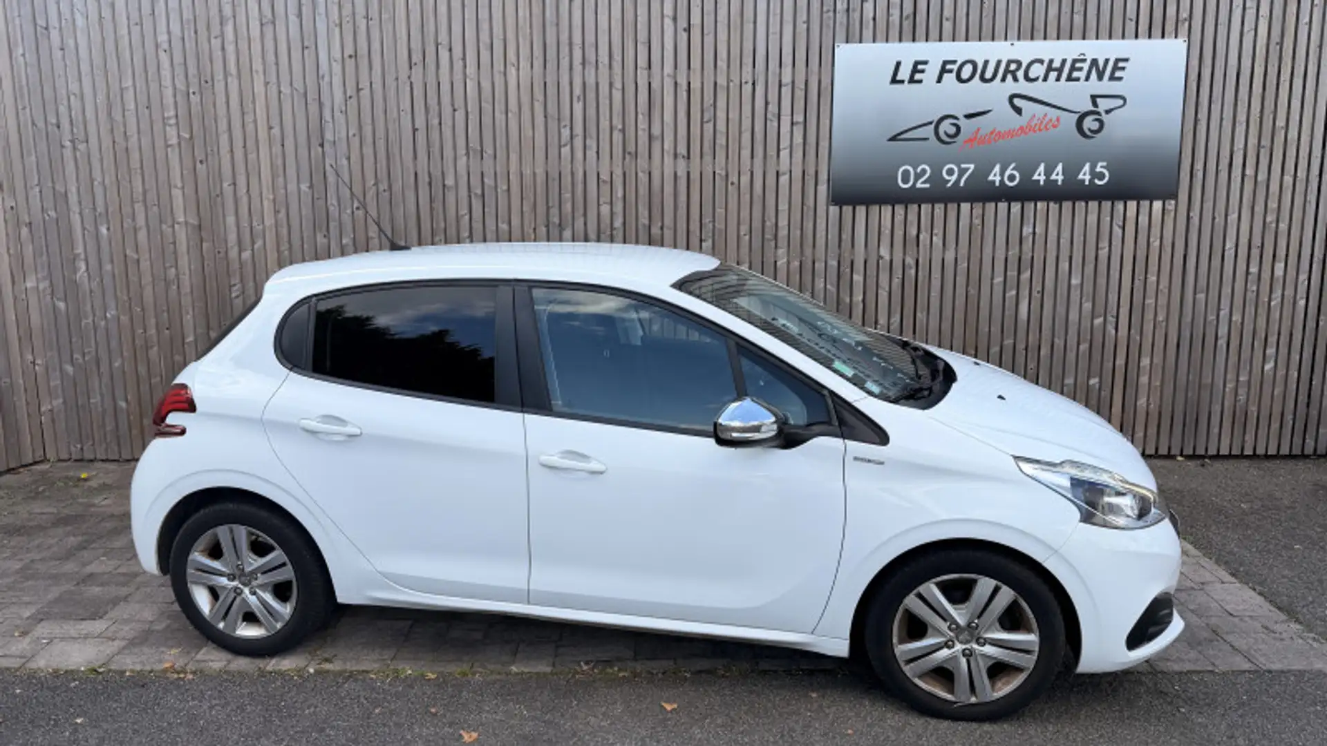 Peugeot 208 1.6 BLUEHDI 100CH STYLE 5P Blanc - 2