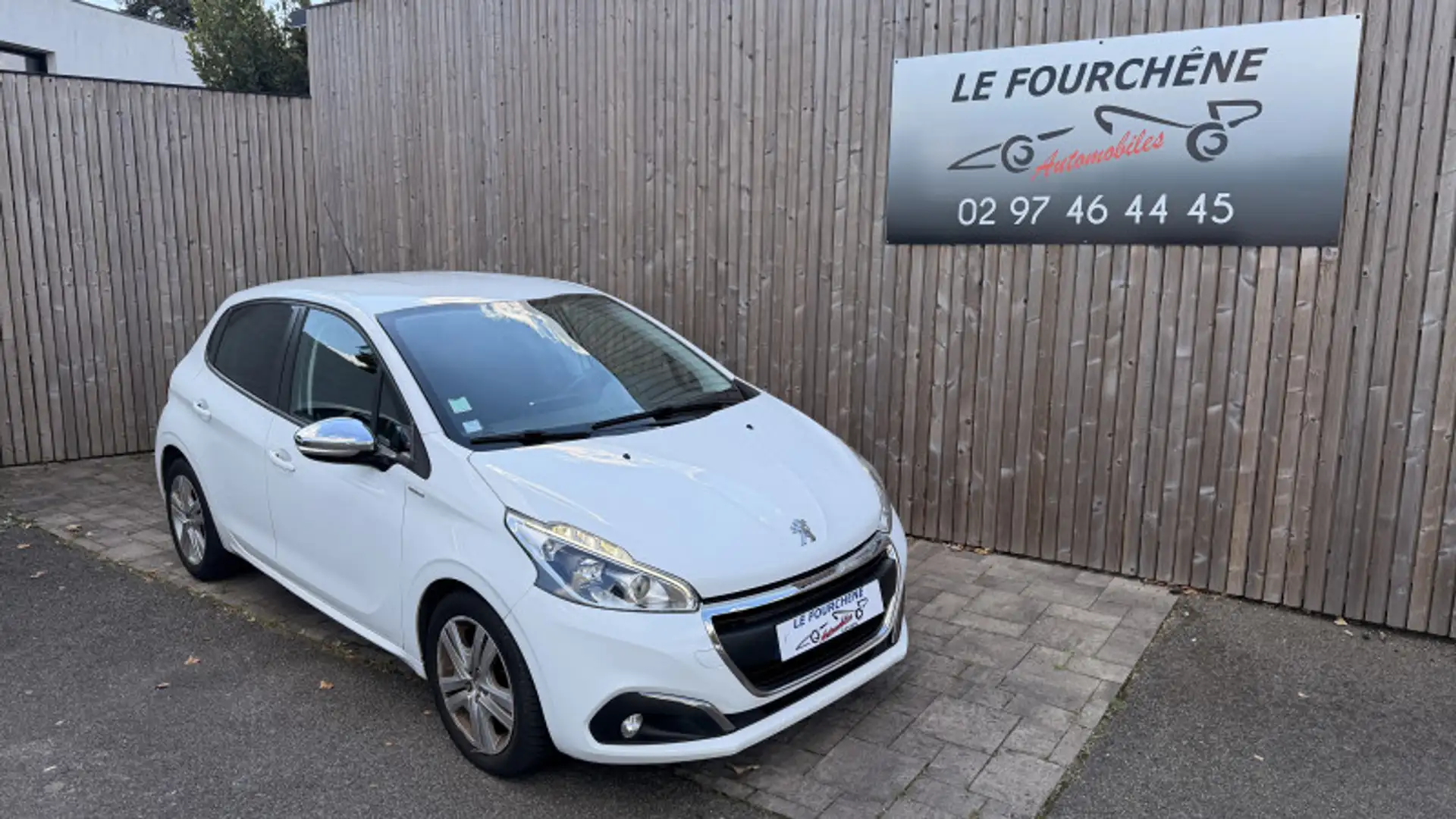 Peugeot 208 1.6 BLUEHDI 100CH STYLE 5P Blanc - 1