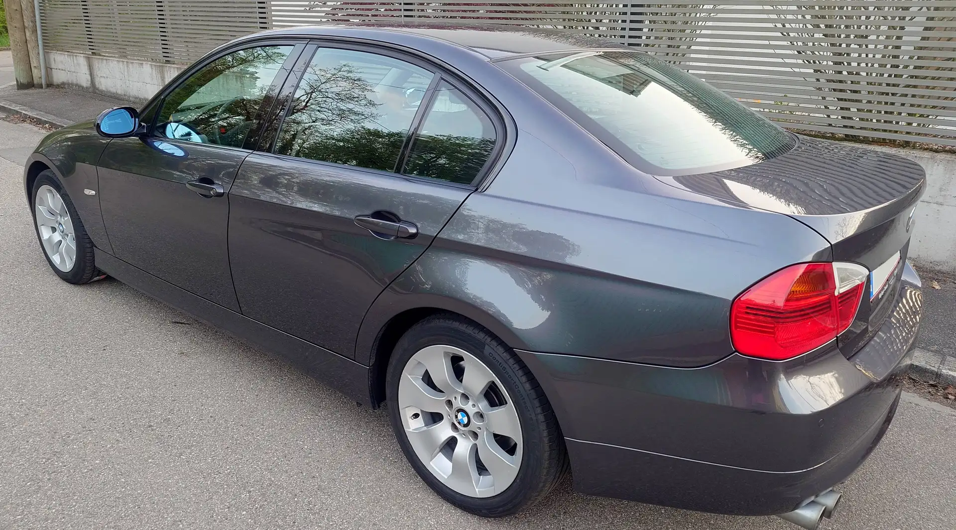BMW 325 325i Lim E90 Grau - 2