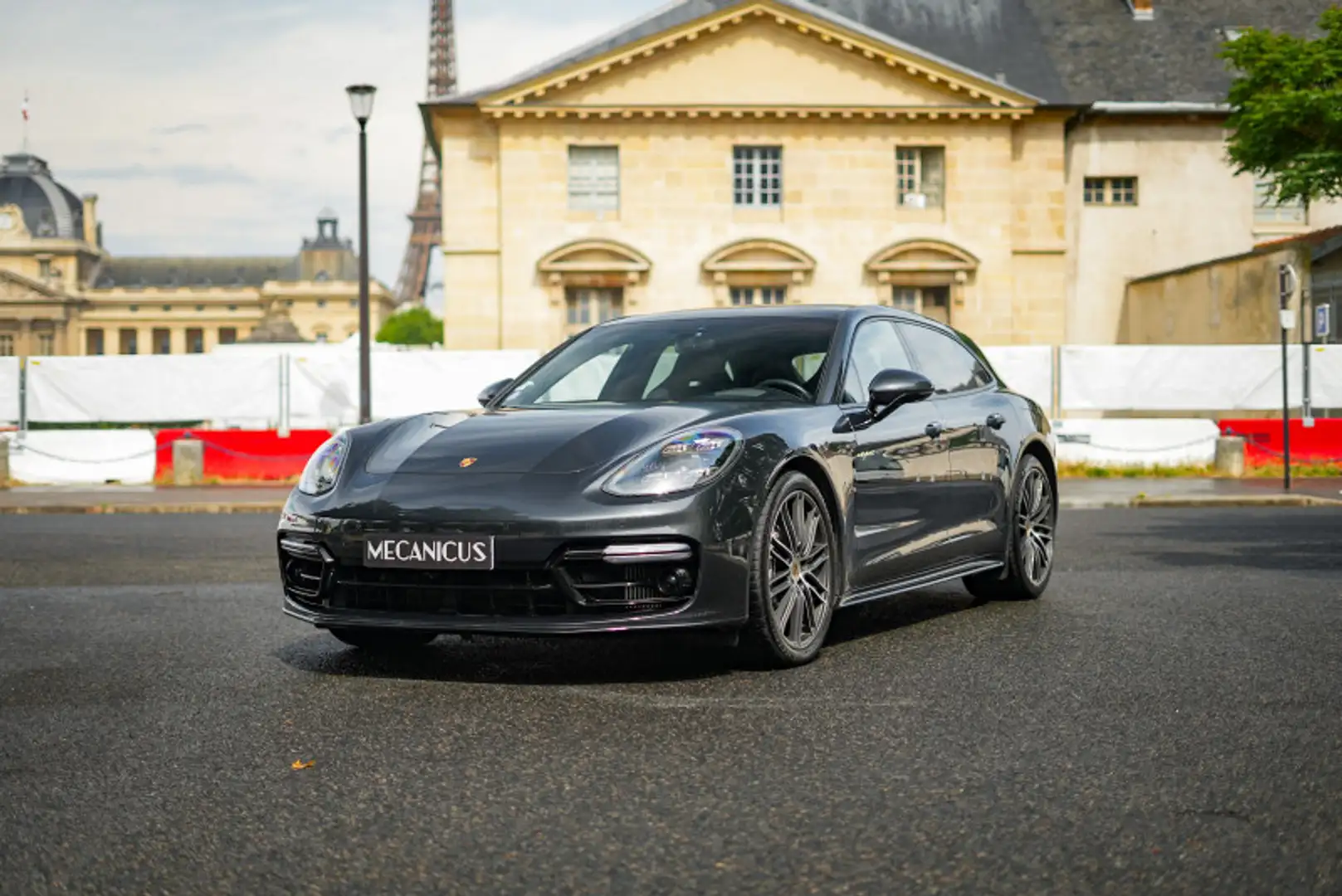 Porsche Panamera 4 E-Hybrid *Sport Turismo* - 1