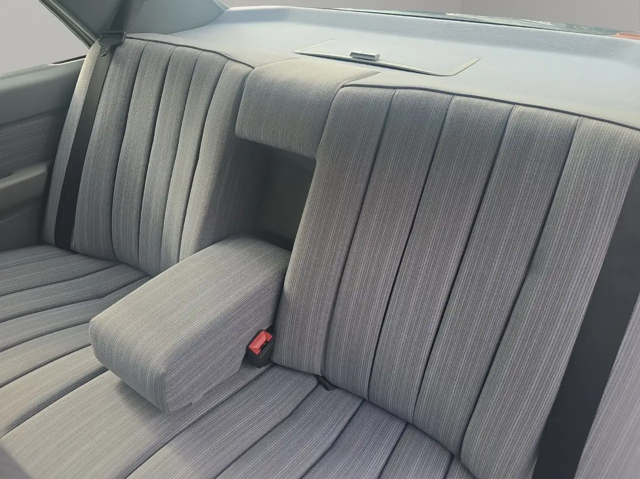 Mercedes-Benz E 200 Automatik H Zulassung Nur 9 Tsd KM 1 A Zustand, foto 12