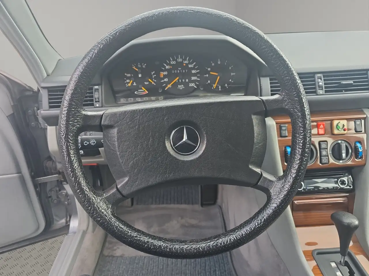 Mercedes-Benz E 200 Automatik H Zulassung Nur 9 Tsd KM 1 A Zustand, foto 10