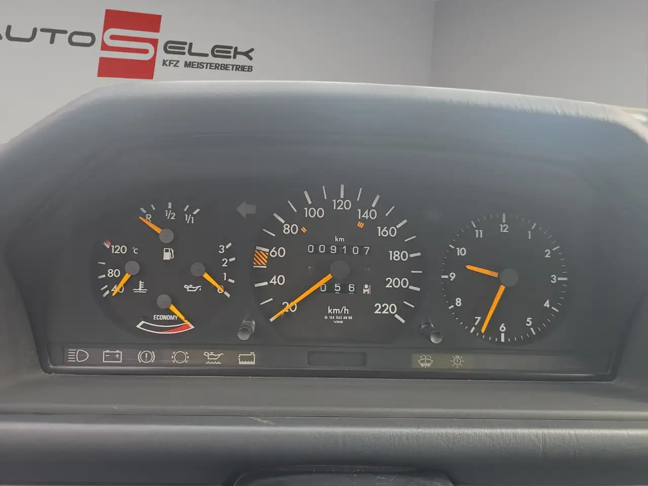 Mercedes-Benz E 200 Automatik H Zulassung Nur 9 Tsd KM 1 A Zustand, foto 11