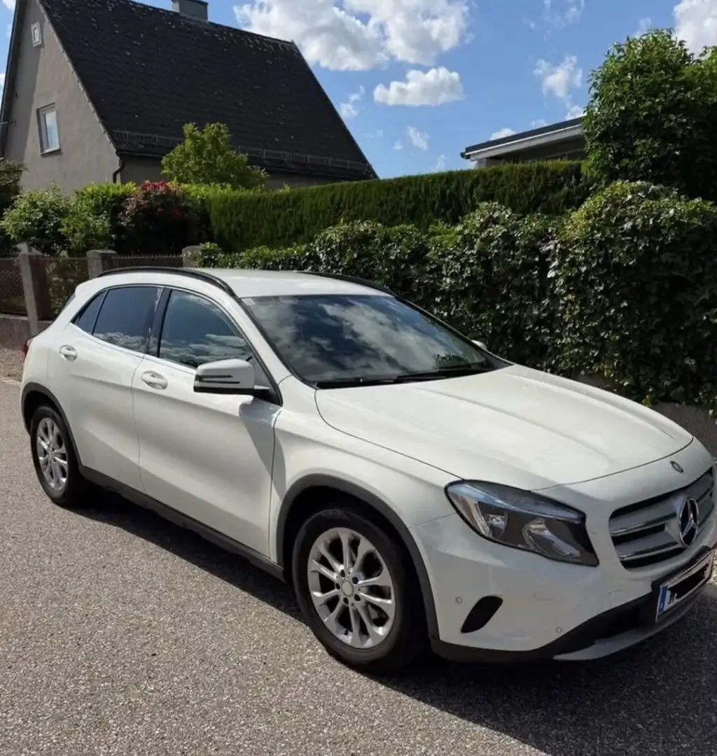 Mercedes-Benz GLA 200 - 2