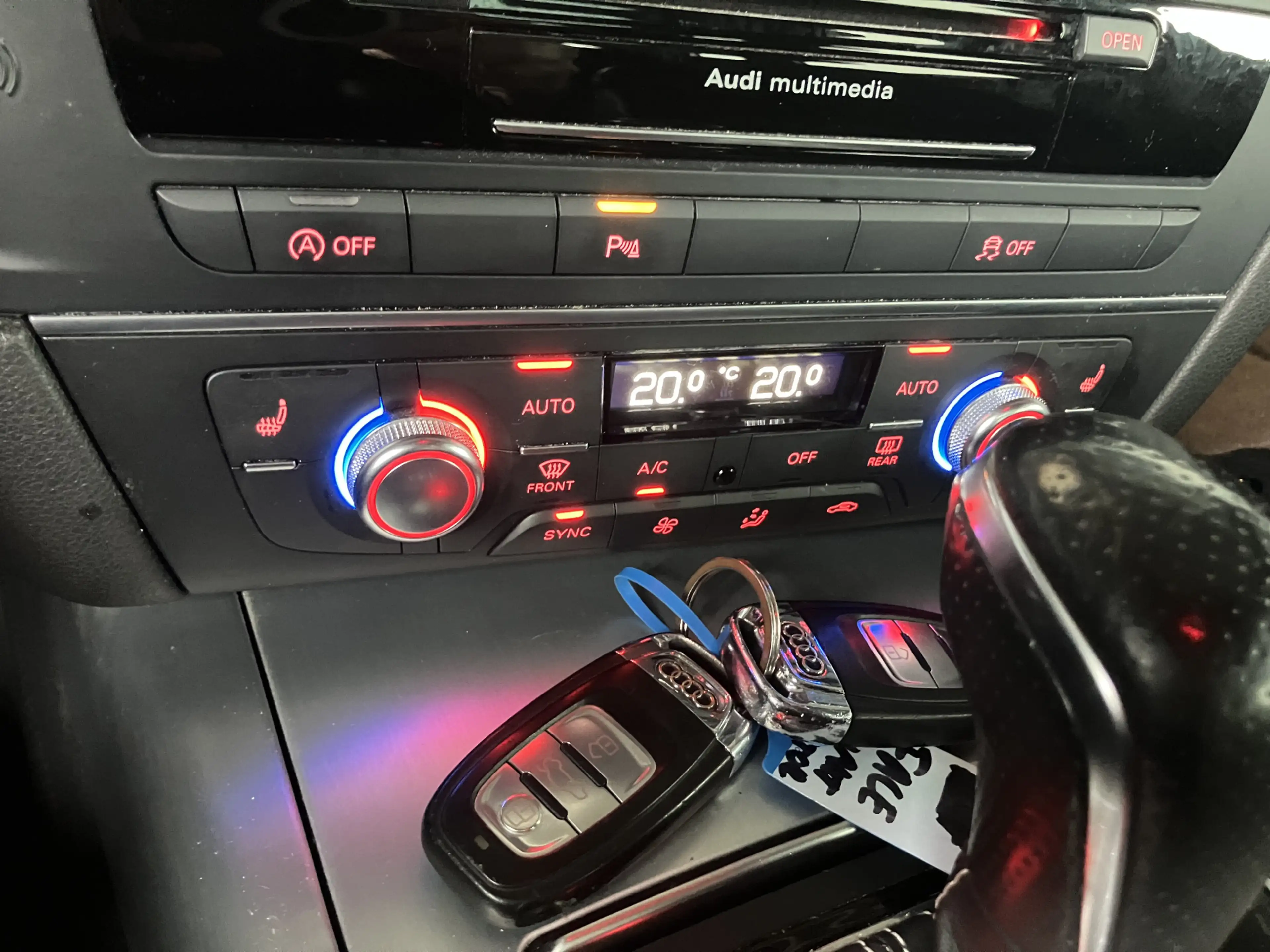 Audi A6 Avant 3.0 TDI QUATTRO PANO-MATRIX-LED-VOLL — photo 14