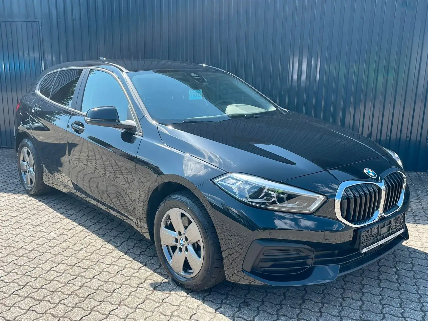 BMW 116 i 5-Türer/ Lenkradheiz/LED/Sitzheiz/Navi Schwarz - 2