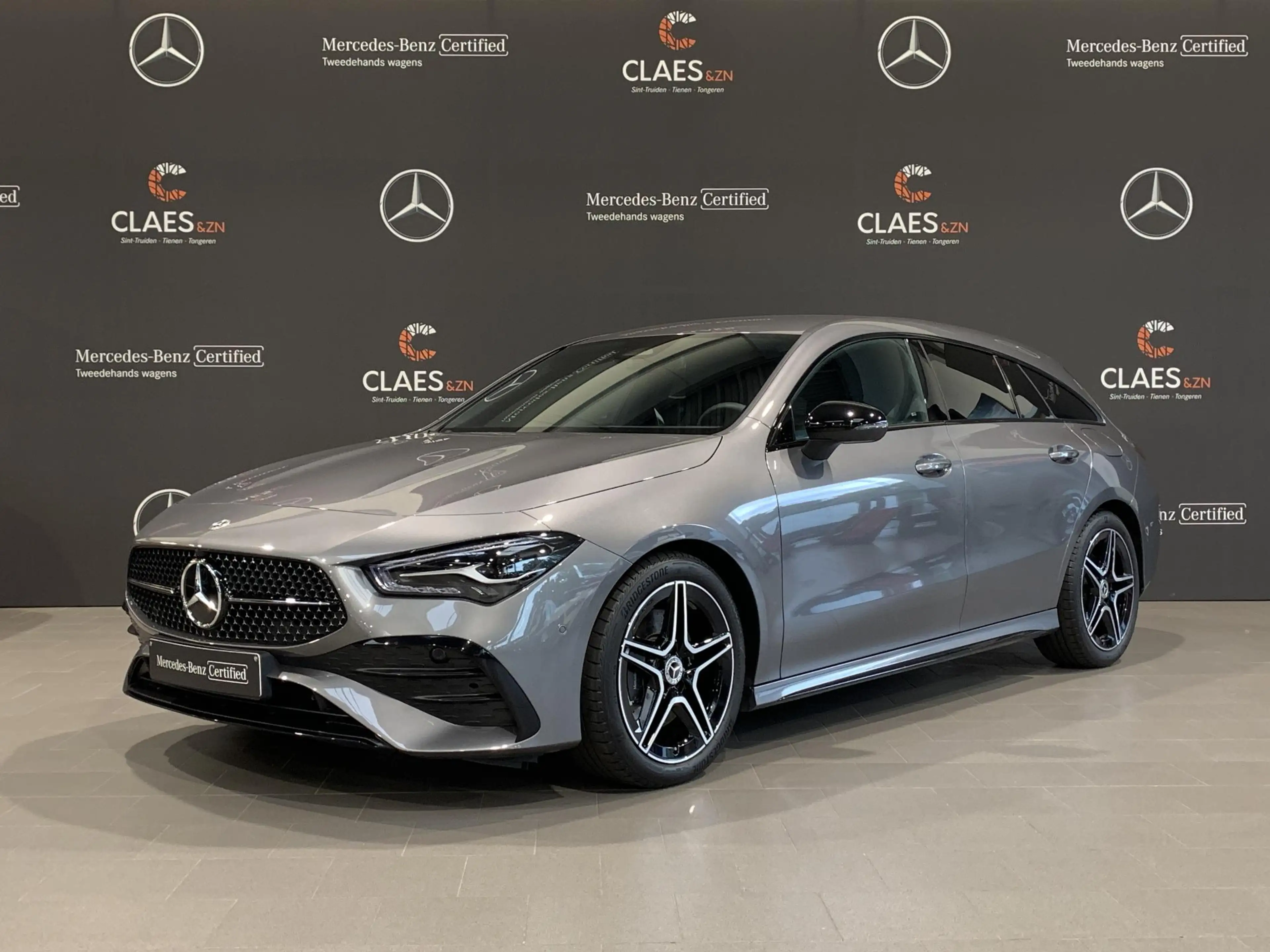 Mercedes-Benz CLA 200 Shooting Brake AMG Line - DOS 8887