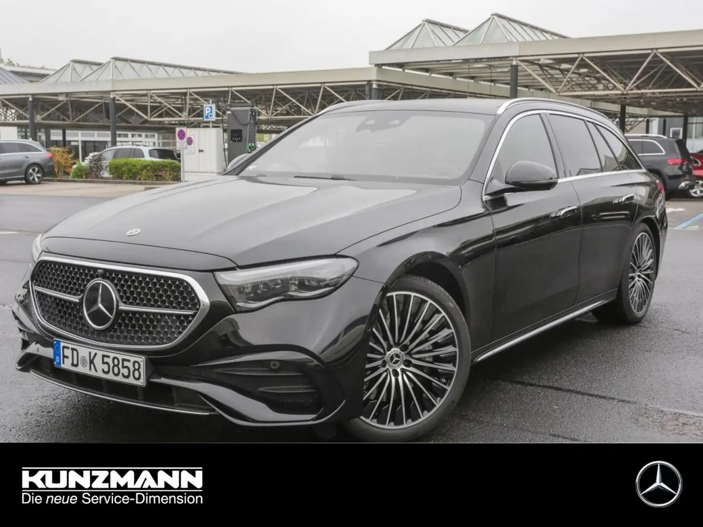 Mercedes-Benz E 220 d T-Modell AMG Night Distronic Panorama AHK Schwarz - 1