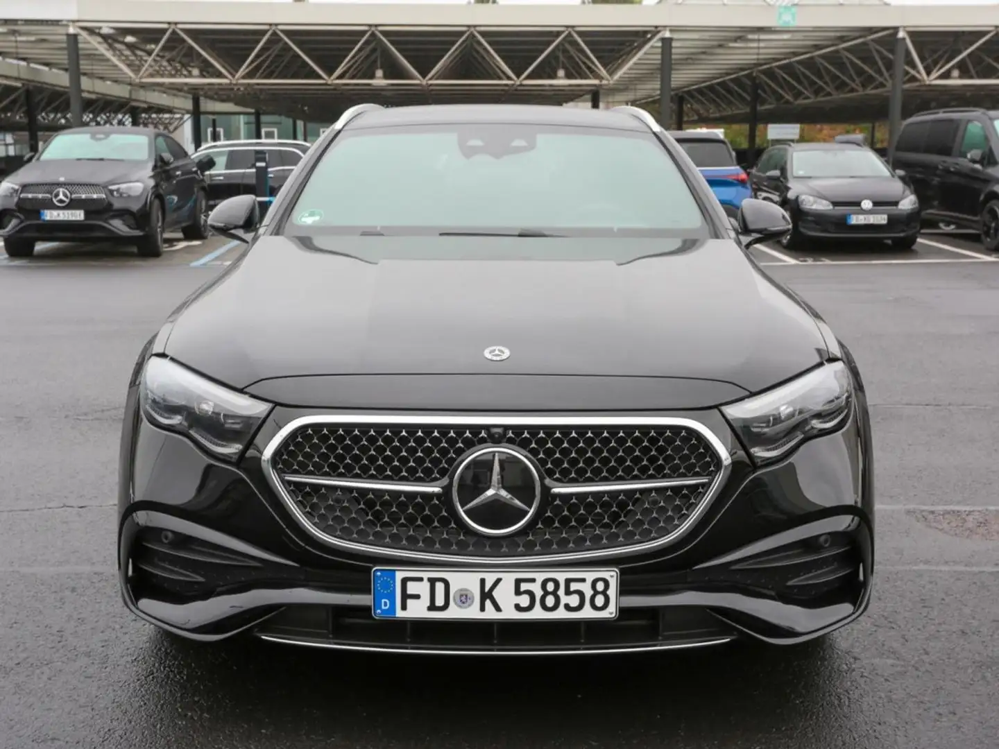 Mercedes-Benz E 220 d T-Modell AMG Night Distronic Panorama AHK Schwarz - 2
