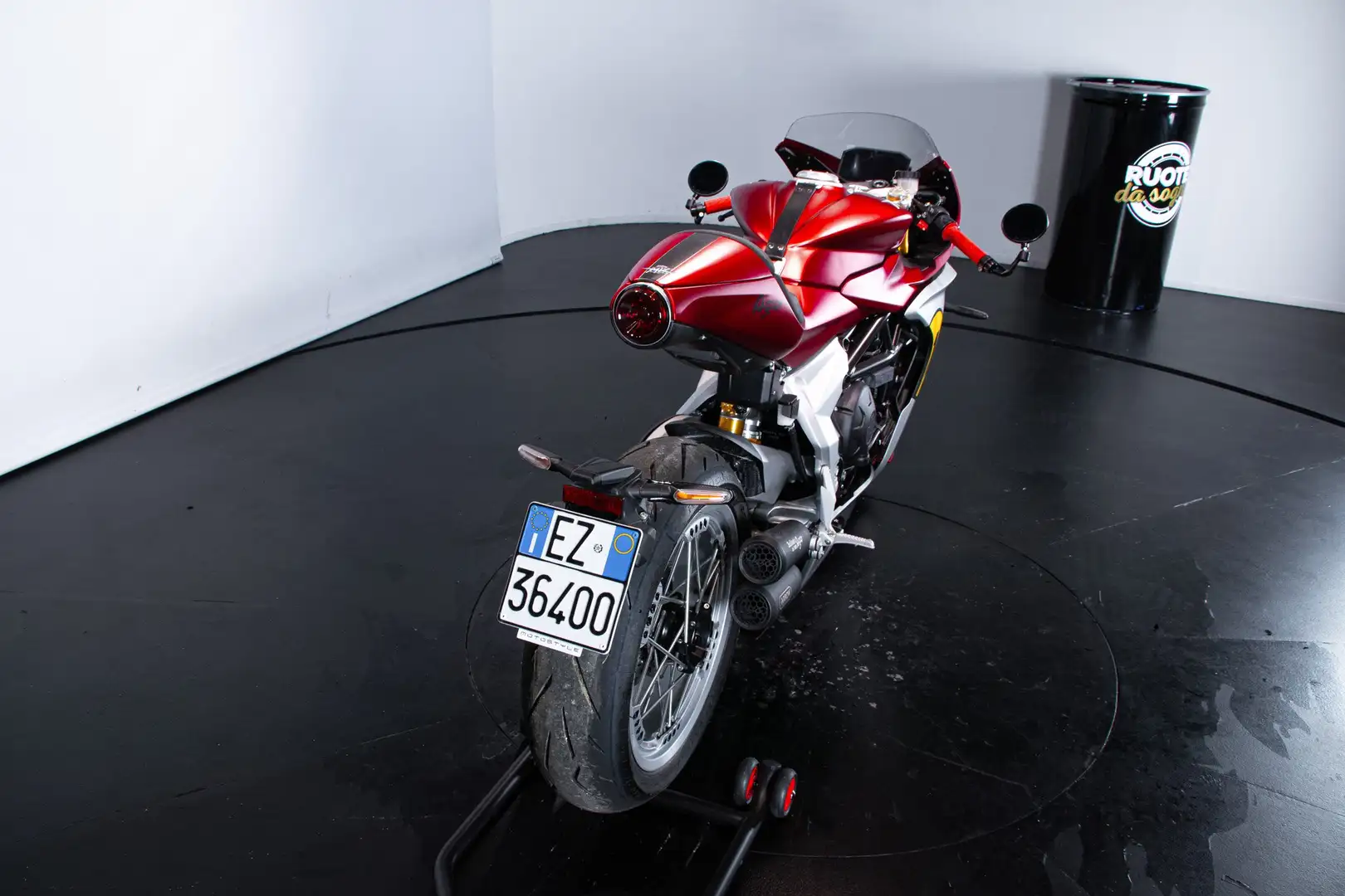 MV Agusta Superveloce 800 AGO N° XXX/311 Červená - 2