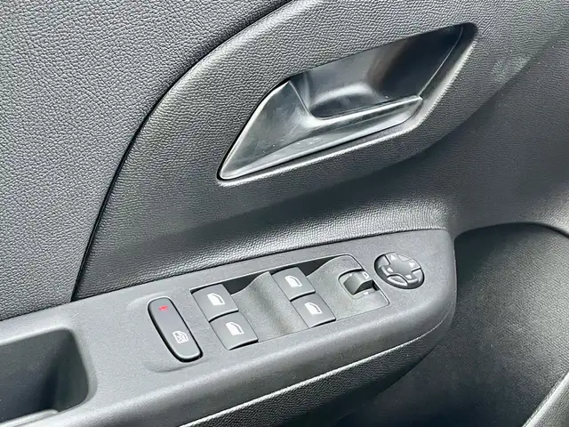 Opel Corsa view 13