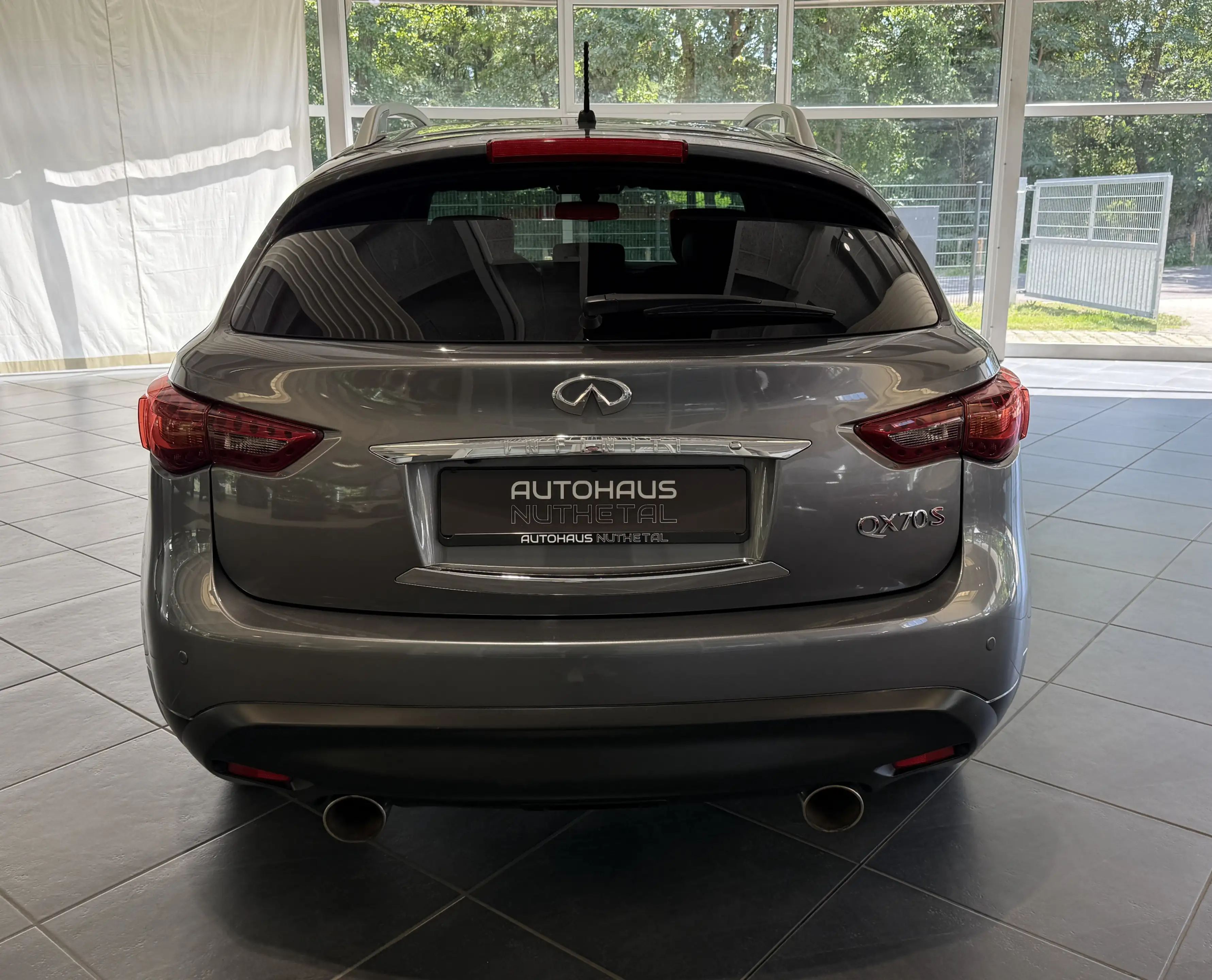 Infiniti QX70 3,7 V6 S PREMIUM   INFINITI-SCHECKHEFT — photo 7