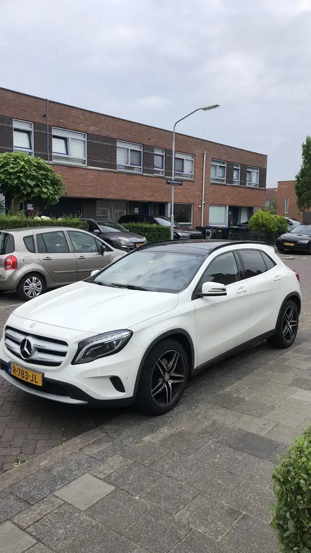 Mercedes-Benz GLA 250 Prestige Wit - 1