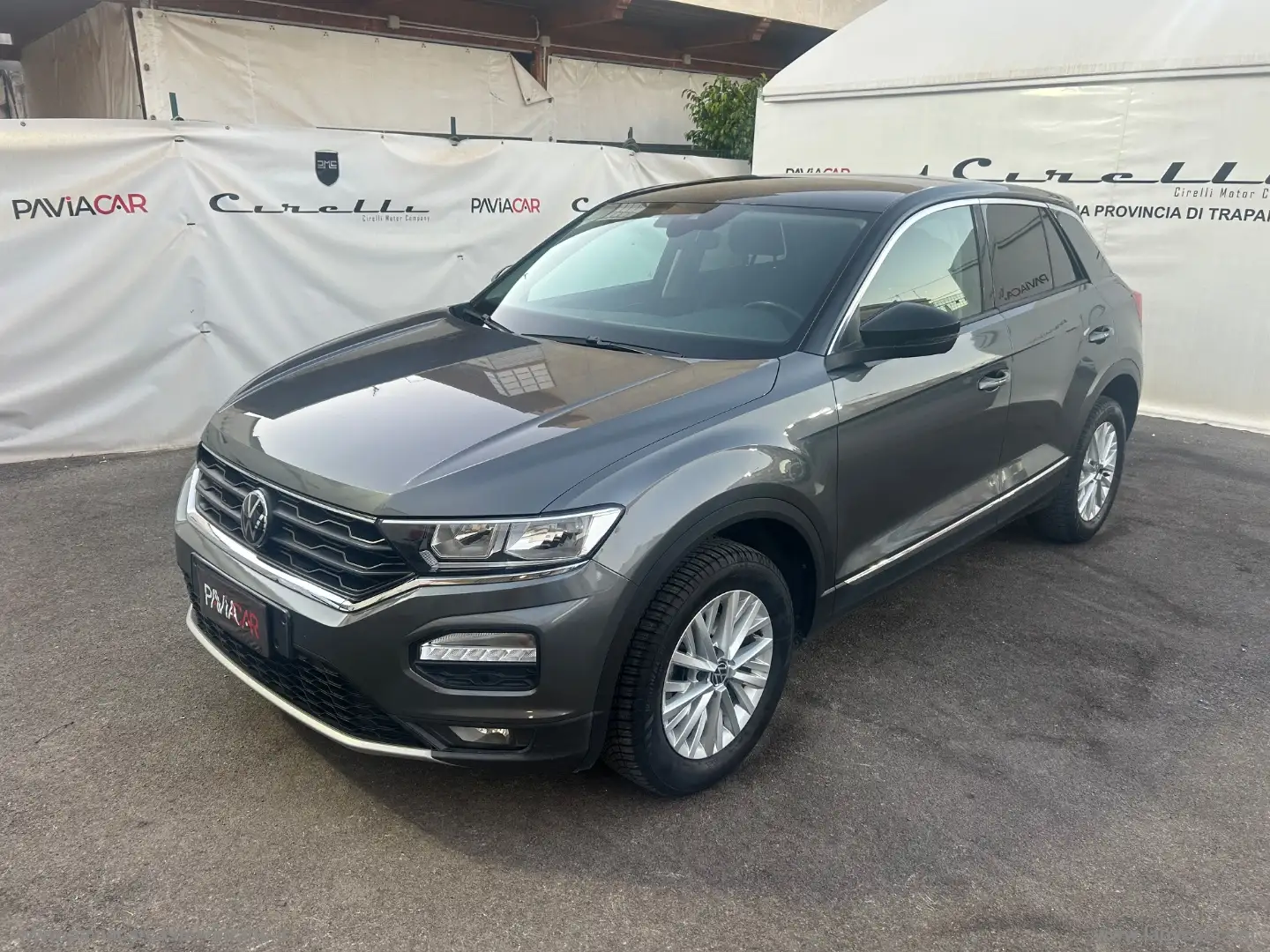 Volkswagen T-Roc 1.0 TSI Business BMT Grau - 1