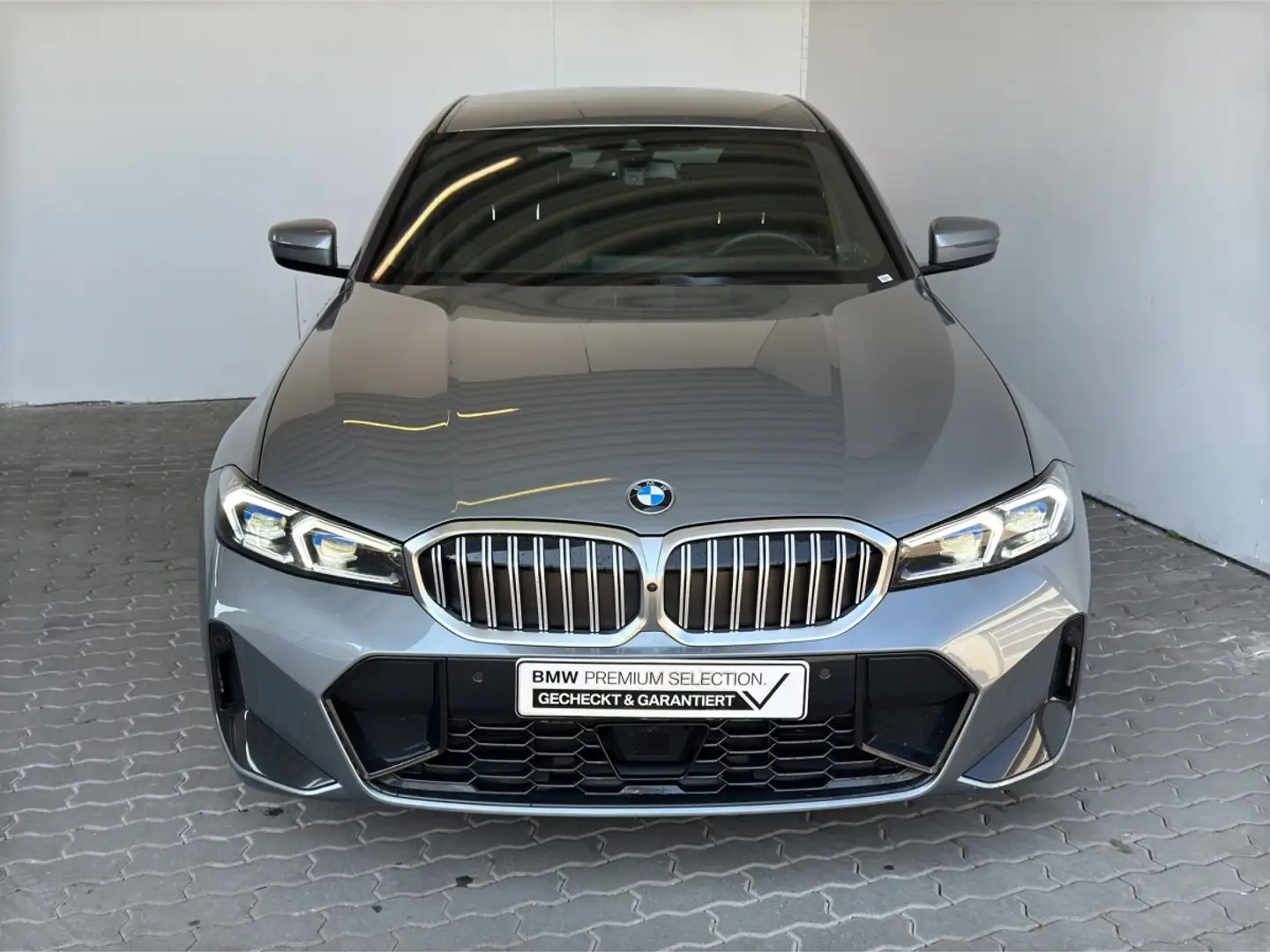 BMW 320 dA xDrive Lim. M Sport LiveCock.ACC.AHK.LED. Grau - 1