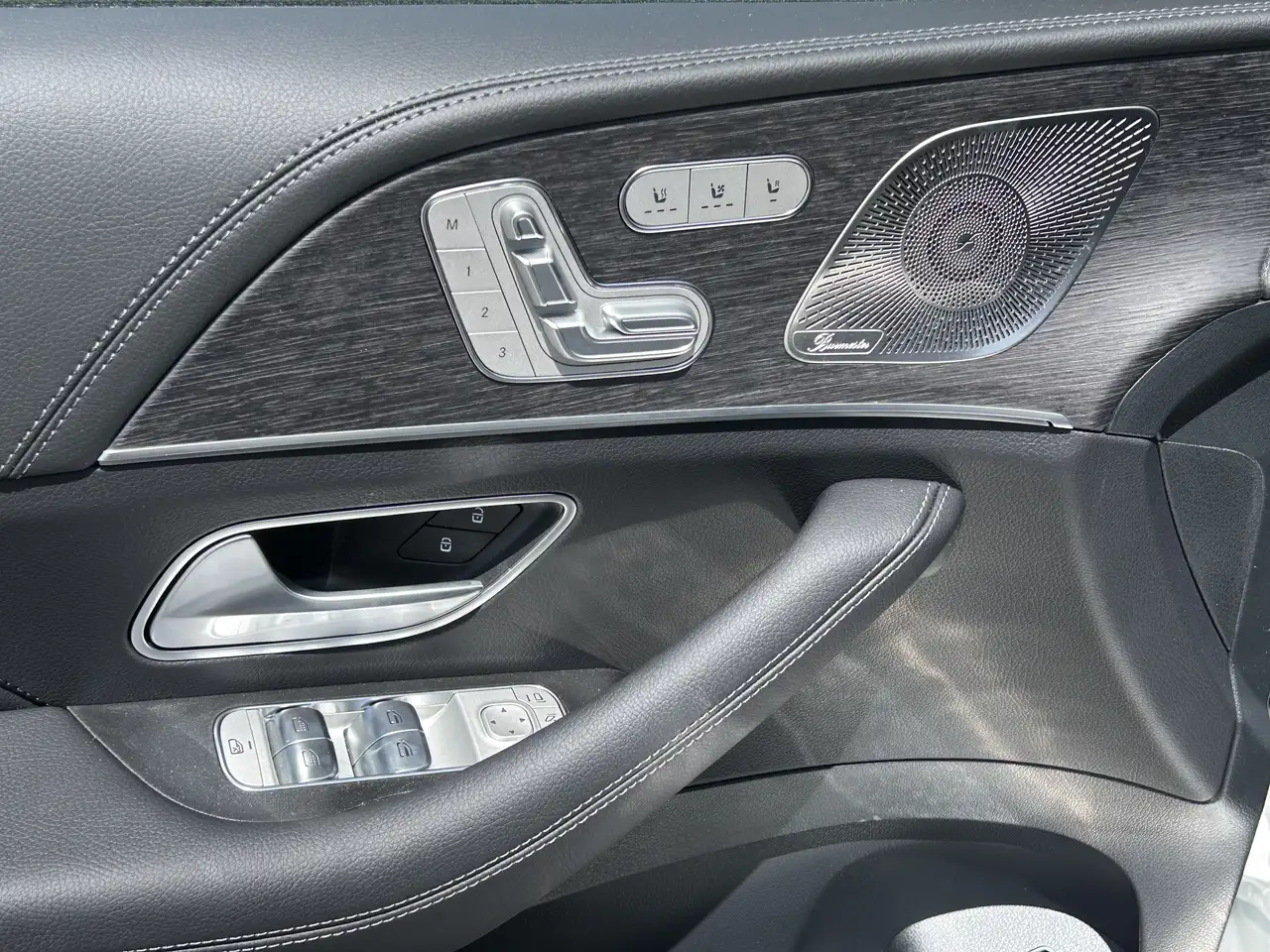 Mercedes-Benz GLE снимка Mercedes-Benz GLE