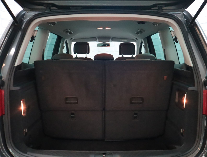 SEAT Alhambra Style Aut. Navi Kamera 7-Sitzer SHZ PDC — photo 15