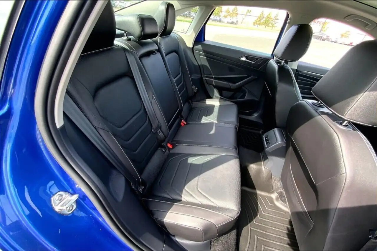 Volkswagen Jetta снимка Volkswagen Jetta