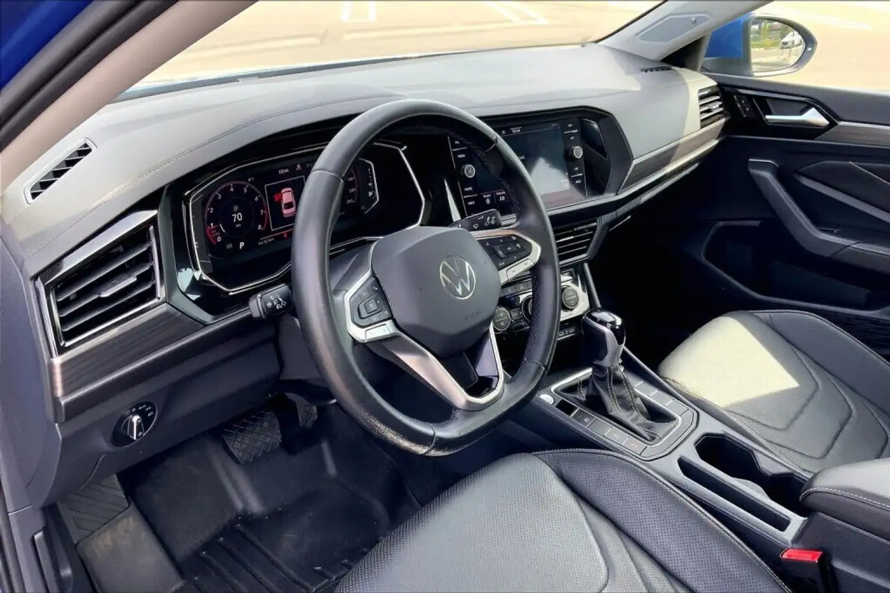 Volkswagen Jetta снимка Volkswagen Jetta