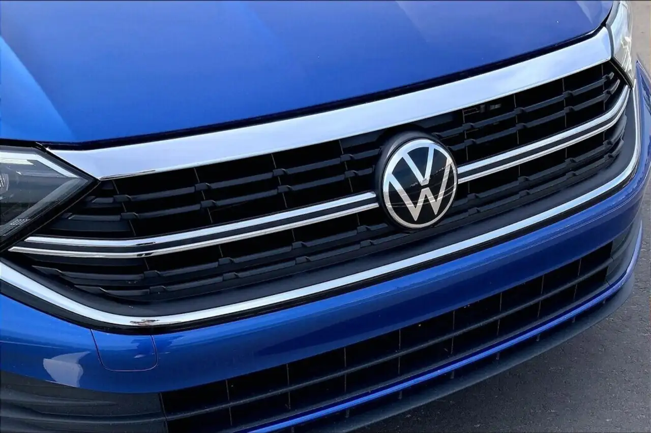 Volkswagen Jetta снимка Volkswagen Jetta