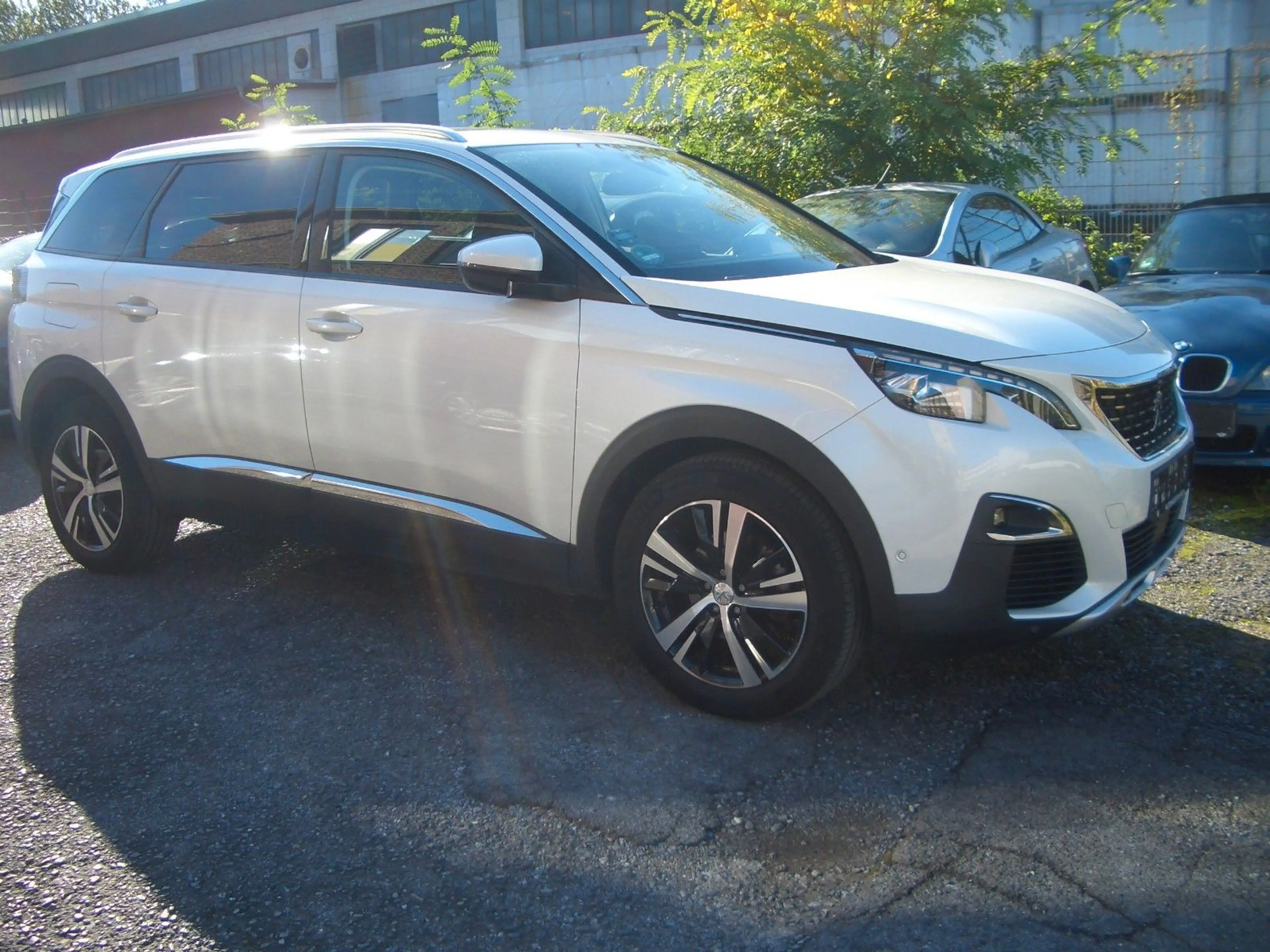 Peugeot 5008 Allure; 7 Sitze; Fue LEDPaket; Panoramadach — photo 2