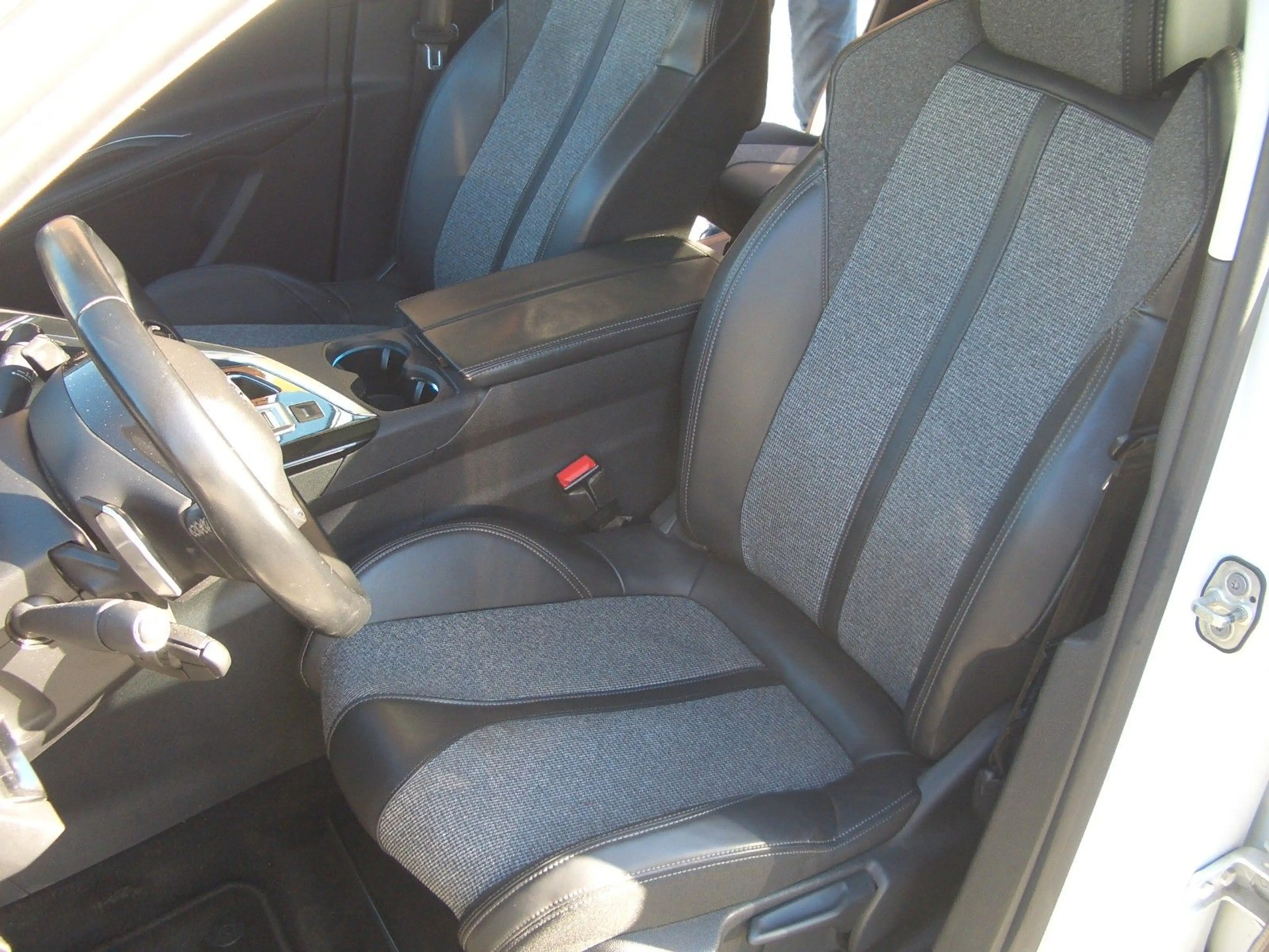 Peugeot 5008 Allure; 7 Sitze; Fue LEDPaket; Panoramadach — photo 8
