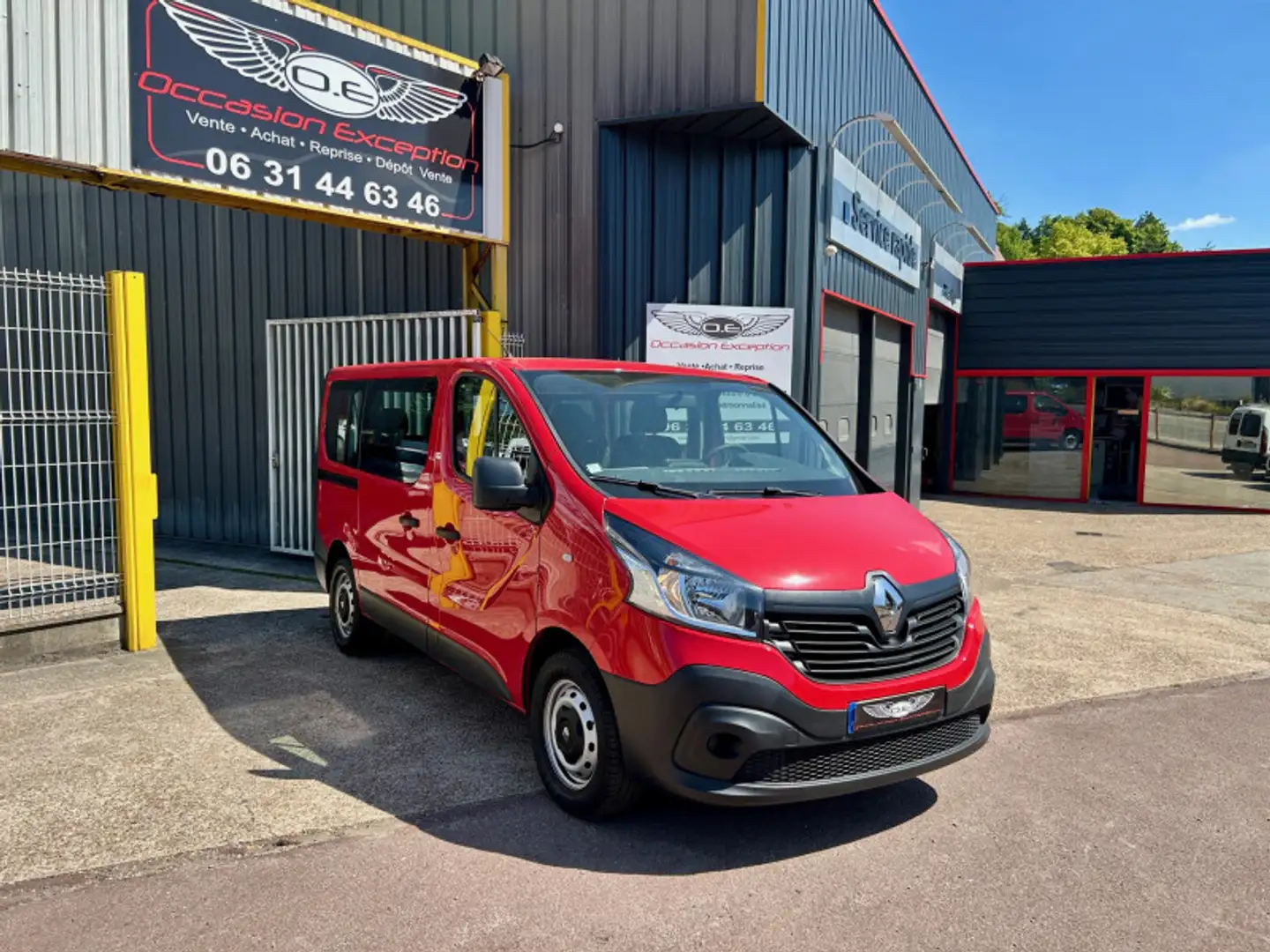 Renault Trafic L1 1.6 DCI 95CH STOP\u0026START LIFE 9 PLACES Rouge - 1