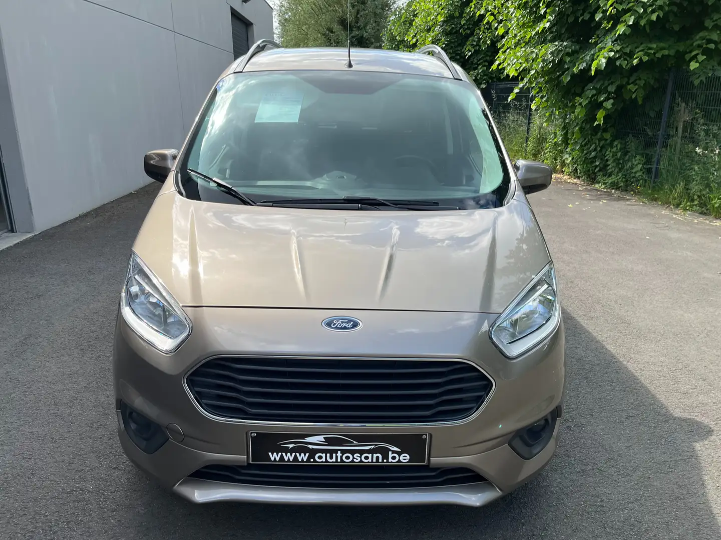 Ford Tourneo Courier 1.5 TDCi Titanium Brons - 2