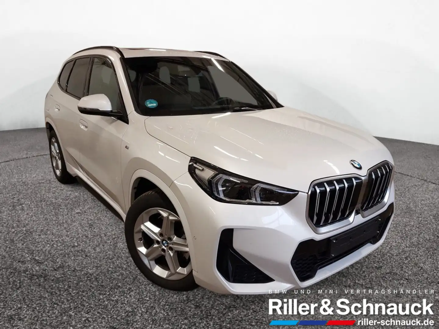 BMW X1 sDrive 20i M Sport PANO+360°KAM+HUD+ACC Weiß - 2