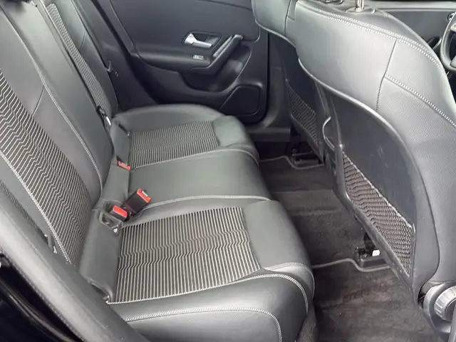 Mercedes-Benz 250 view 27