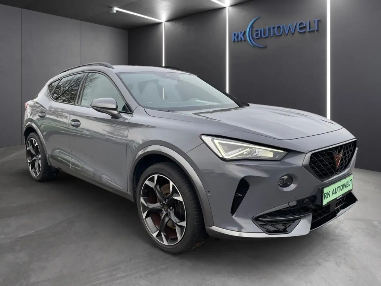 CUPRA Formentor VZ e-HYBRID Navi,Kamera,SHZ,PDC,DCC,ACC,LED Gris - 2