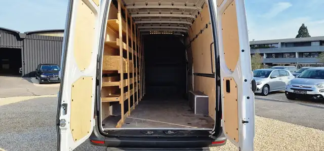Mercedes-Benz Sprinter view 7