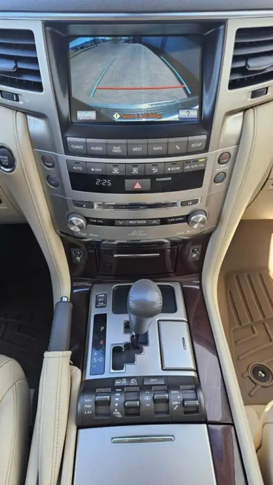 Lexus LX photo Lexus LX