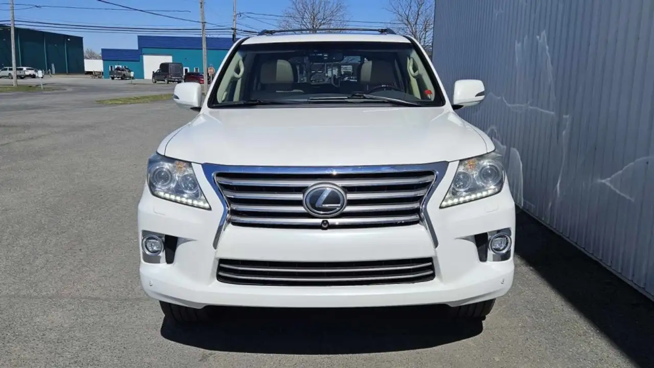 Lexus LX photo Lexus LX