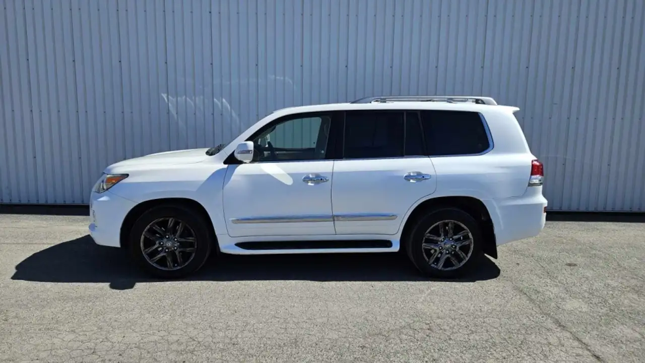 Lexus LX photo Lexus LX