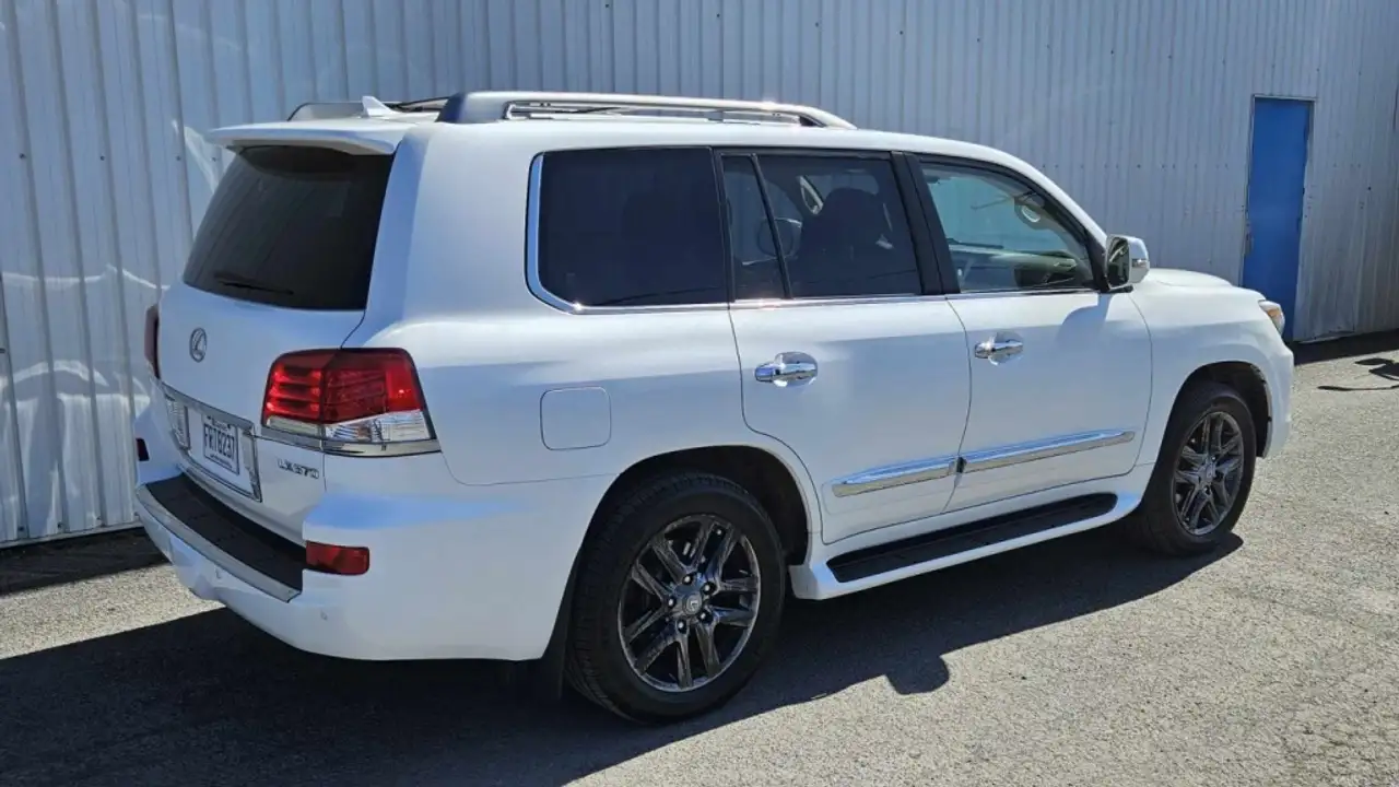 Lexus LX photo Lexus LX