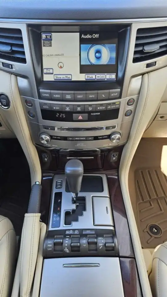 Lexus LX photo Lexus LX