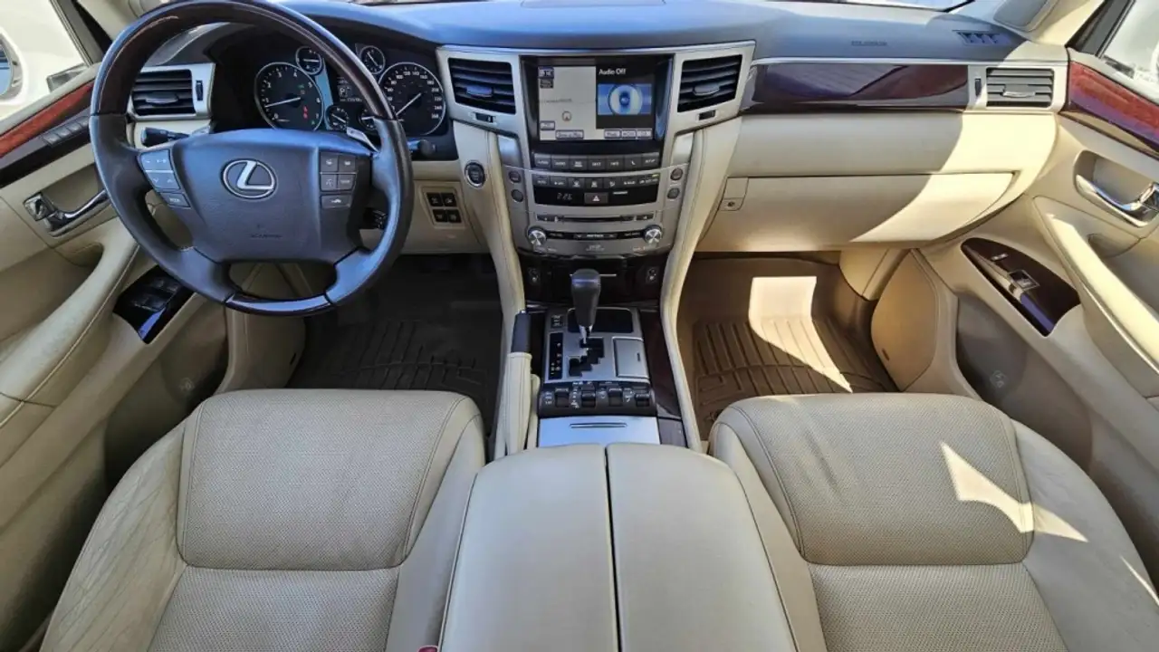 Lexus LX photo Lexus LX